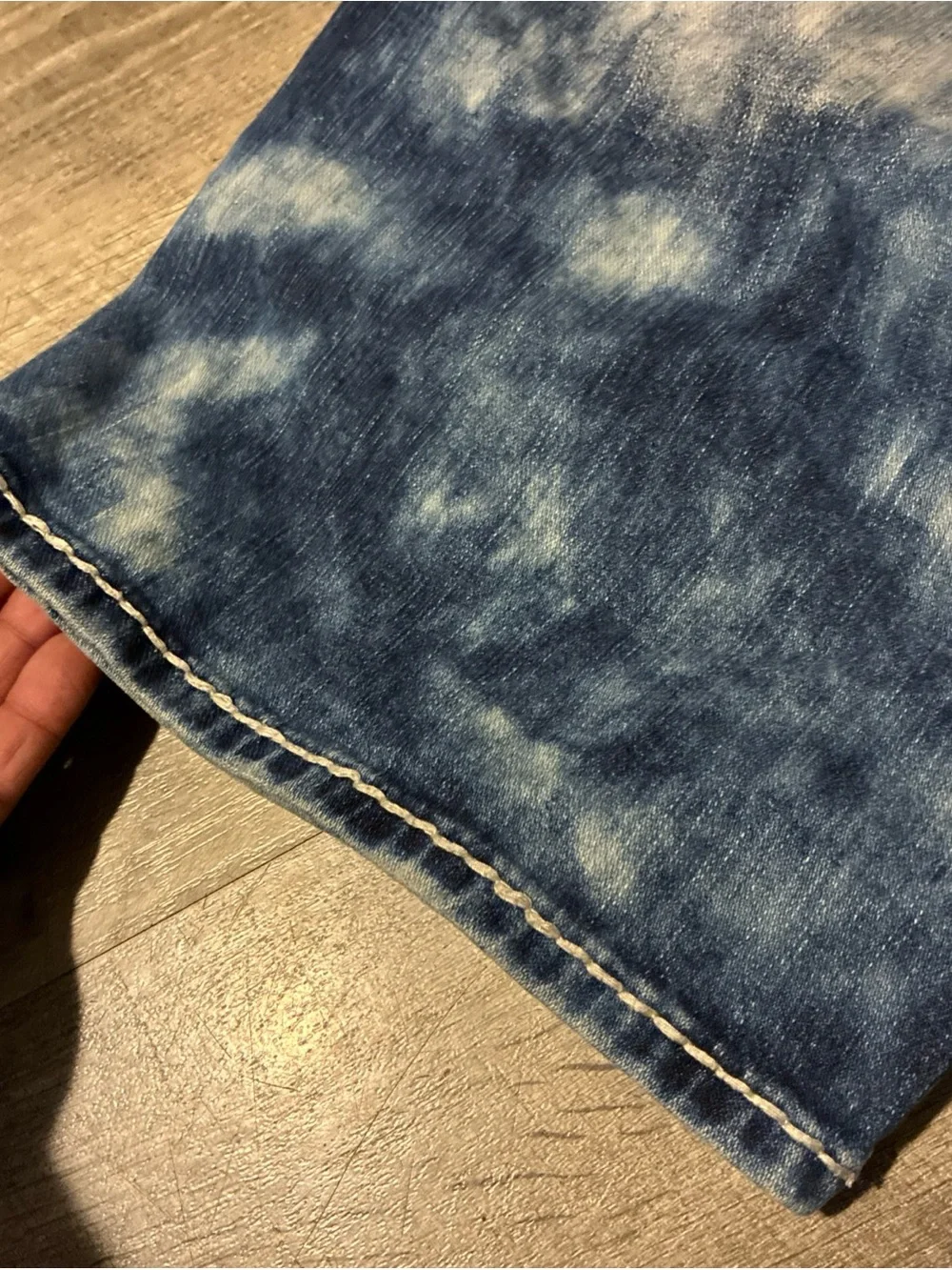 Rock Revival Scotie Shorts Men’s SZ 42 Distressed Denim Light Wash Embroidere